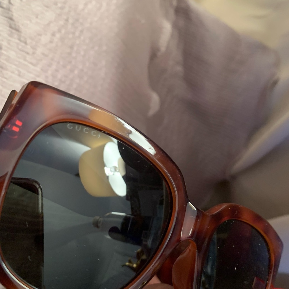 DESIGNER SUNGLASSES
